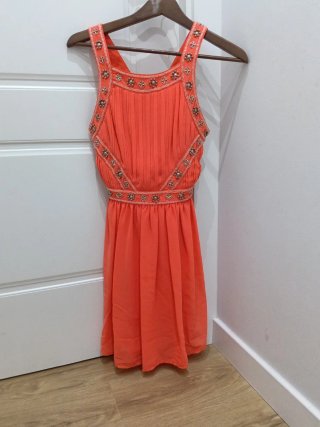 Vestido naranja con pedrería