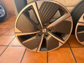 Llantas SEAT León FR eHybrid 18”