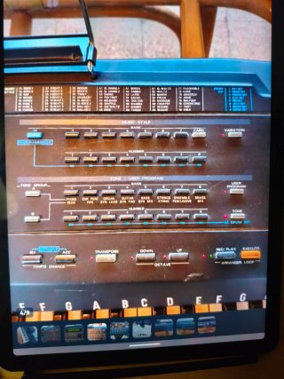 Roland E-70 Sintetizador  REGALO Caja de Ritmos