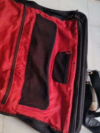 Bolsa porta trajes elegante con bolsillo ordenador