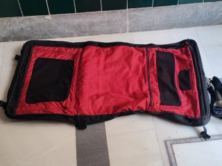 Bolsa porta trajes elegante con bolsillo ordenador