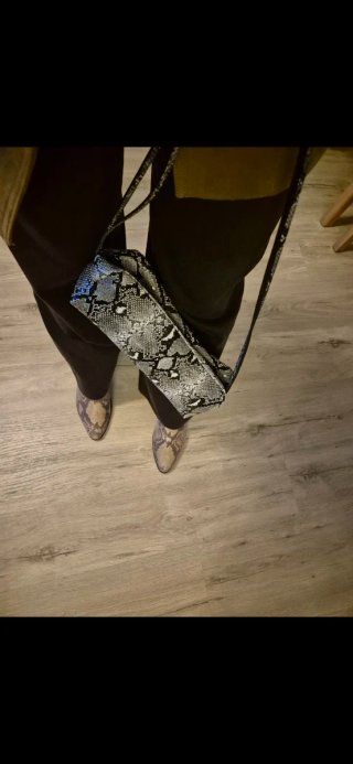 Bolso Zara efecto piel serpiente