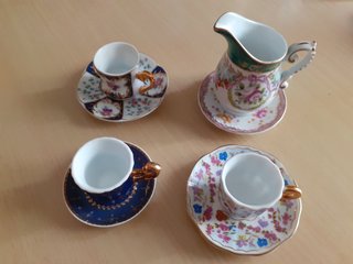 Lote Miniatura Porcelana Decorada Oro