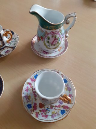 Lote Miniatura Porcelana Decorada Oro