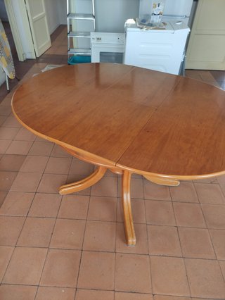 Mesa redonda extensible de madera