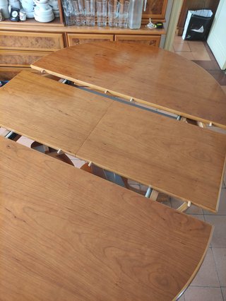 Mesa redonda extensible de madera