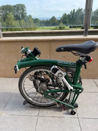 Bicicleta Brompton plegable verde