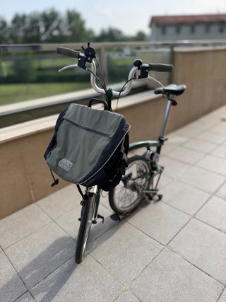 Bicicleta Brompton plegable verde