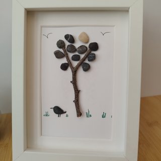 Cuadro Artesanal Árbol y Pájaro | Pebble Art