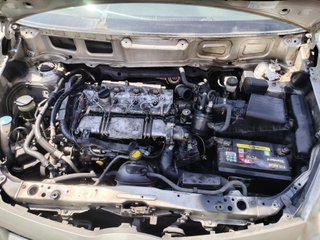 Toyota Corolla verso 2004 se vende para despiece