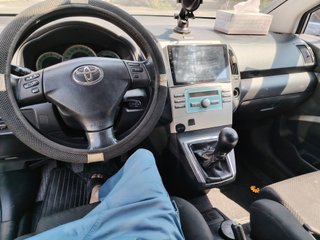 Toyota Corolla verso 2004 se vende para despiece