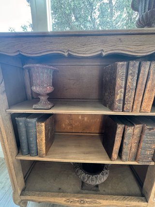 Antigua librería francesa provenzal de roble