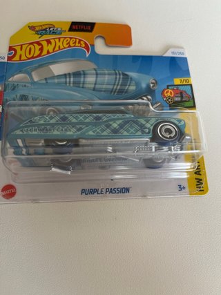 2 Hot wheels TH