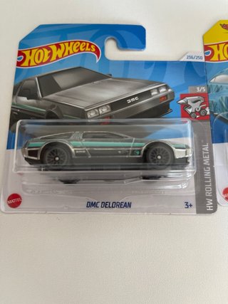 2 Hot wheels TH