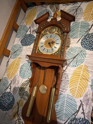 Reloj de pared antiguo madera