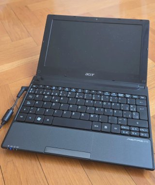 Acer Aspire One Intel Atom 2GB RAM 250GB Win10