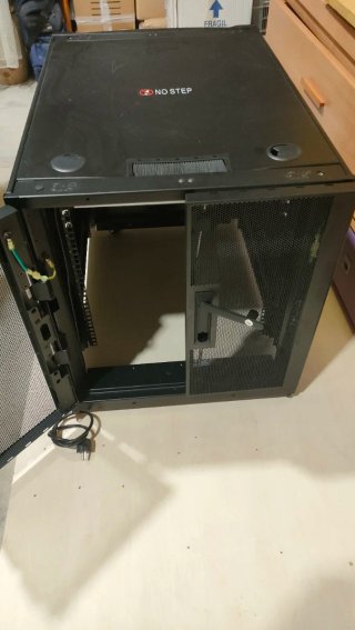 Gabinete Servidor APC Independiente 740513971
