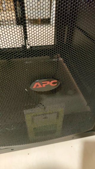 Gabinete Servidor APC Independiente 740513971