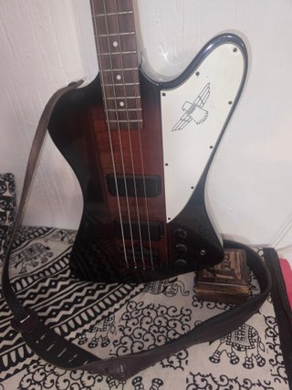 Bajo Epiphone Thunderbird IV 2008