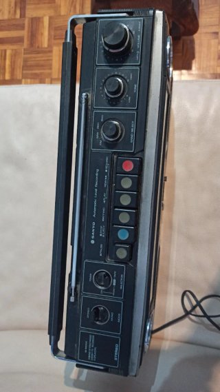 Radio Cassette Sanyo M9930K 4 altavoces