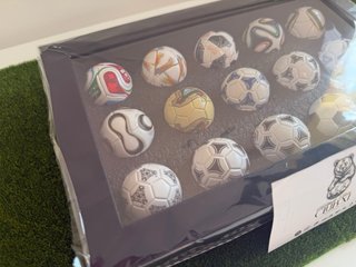 SENZA APRIRE - Collezione 15 Mini Palloni Mondiali
