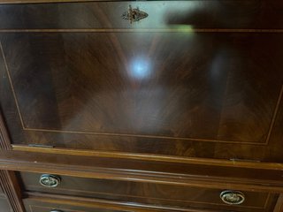 Mueble madera y cristal