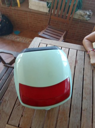 Baúl Moto universal tipo vespa