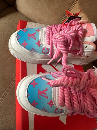 Zapatos Louis Vuitton Rosa y Blanco