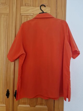 Camisa/Chaqueta Mujer Talla 52, tacto melocotón.