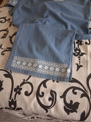 Blusa da donna in denim ricamata