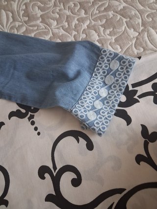 Blusa da donna in denim ricamata