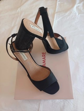 Sandalias Mariamare tacón negras tallas 37 y 41.