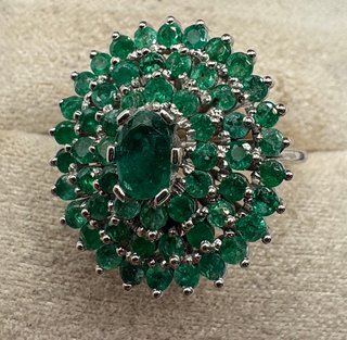Anillo oro 18 kt con esmeraldas