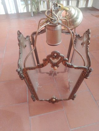 Lámpara de bronce antigua