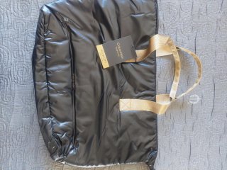 Bolsito Calvin Klein Negro y Dorado