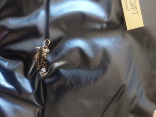 Bolsito Calvin Klein Negro y Dorado