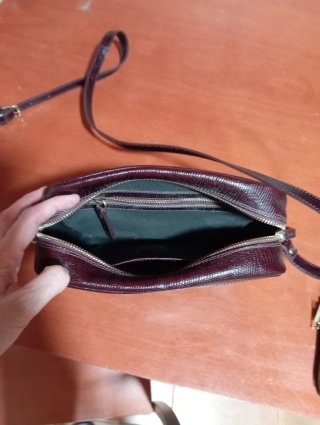 Bolso granate piel serpiente