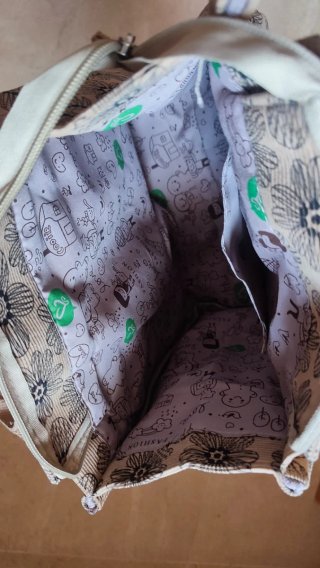 Bolso de mano floral gris y beige
