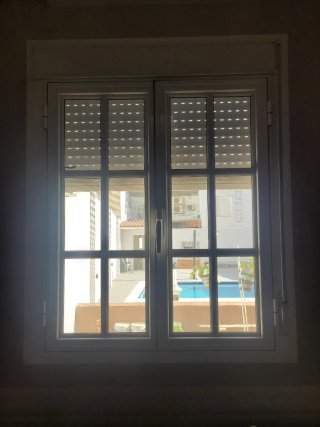 Puerta y 5 ventanas aluminio blanco
