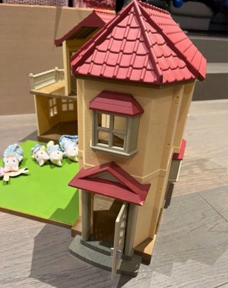 Casa Sylvanian Families con figuras