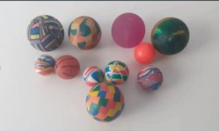 16 Figuras Kinder + Pelota Lupita
