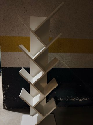 Estantería blanca de madera