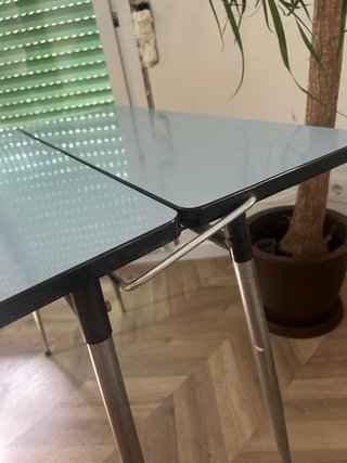 Escritorio vintage azul y plateado