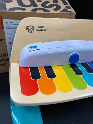 Baby Einstein, Hape, Piano Mágico, Juguete Musical de Madera, Incluye 3 partituras