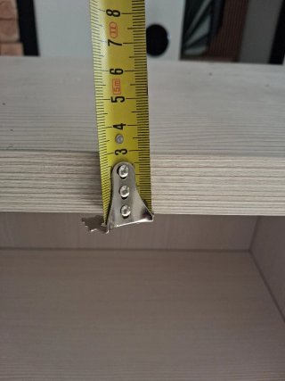 Estantería de madera beige