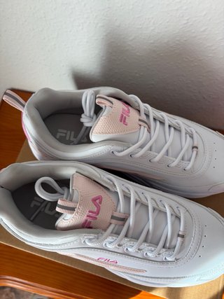 Zapatillas Fila blancas con detalle rosa T39