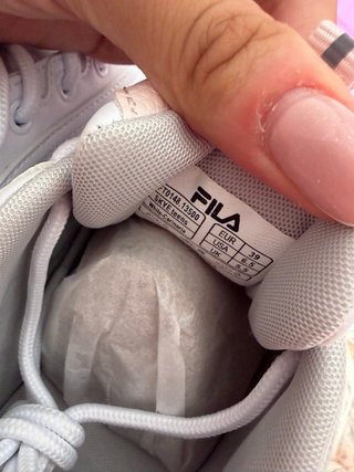 Zapatillas Fila blancas con detalle rosa T39