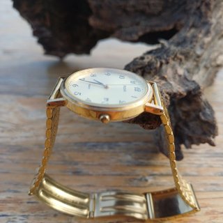 Reloj Pulsar Dorado Cuarzo