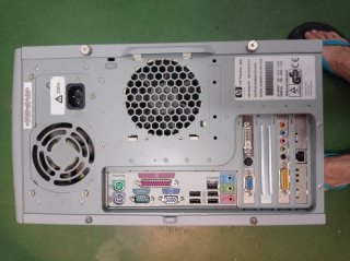 Torre HP Pavilion Pentium 4 2.4GHz 512MB