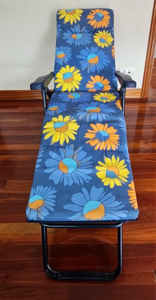 Tumbona plegable acolchada floral
